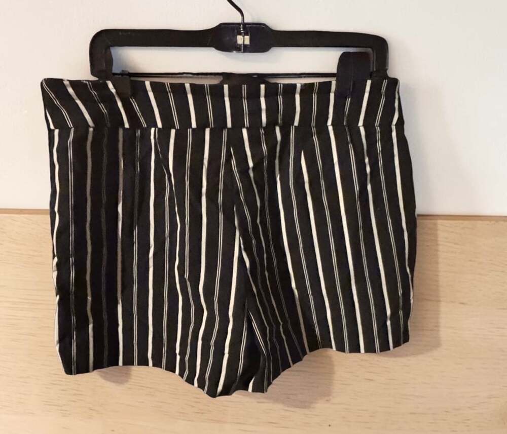 Time And Tru Black And White Striped Shorts Size L (12-14)